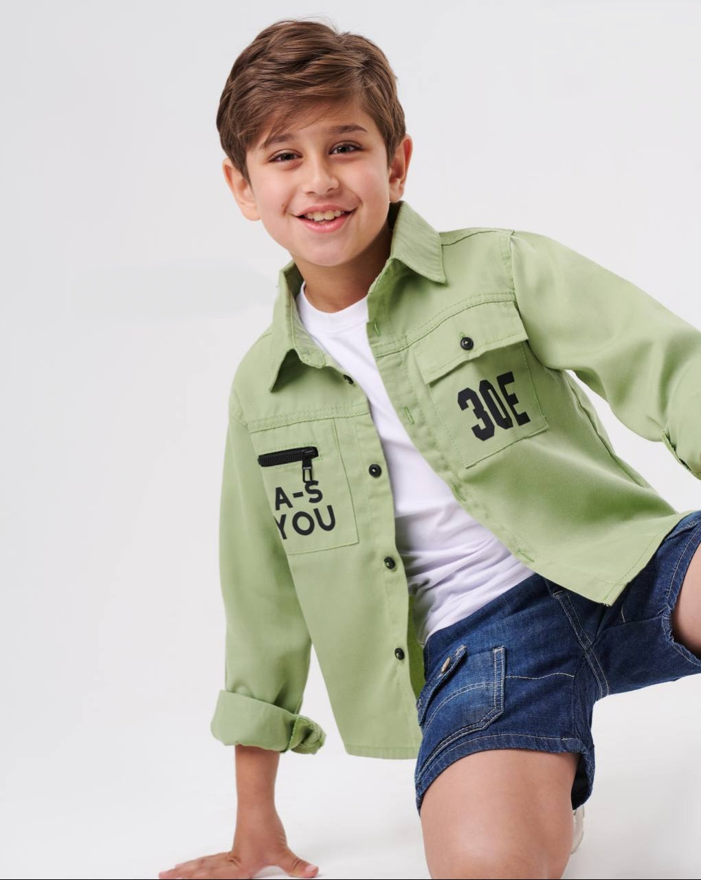 Jungenhemd im modernen Casual-Stil