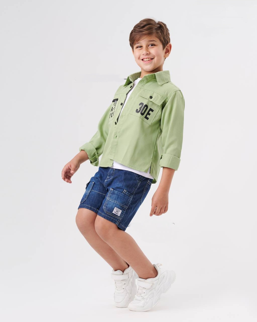 Jungenhemd im modernen Casual-Stil