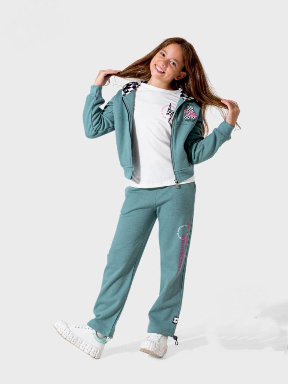 Modernes Mädchen-Sportset