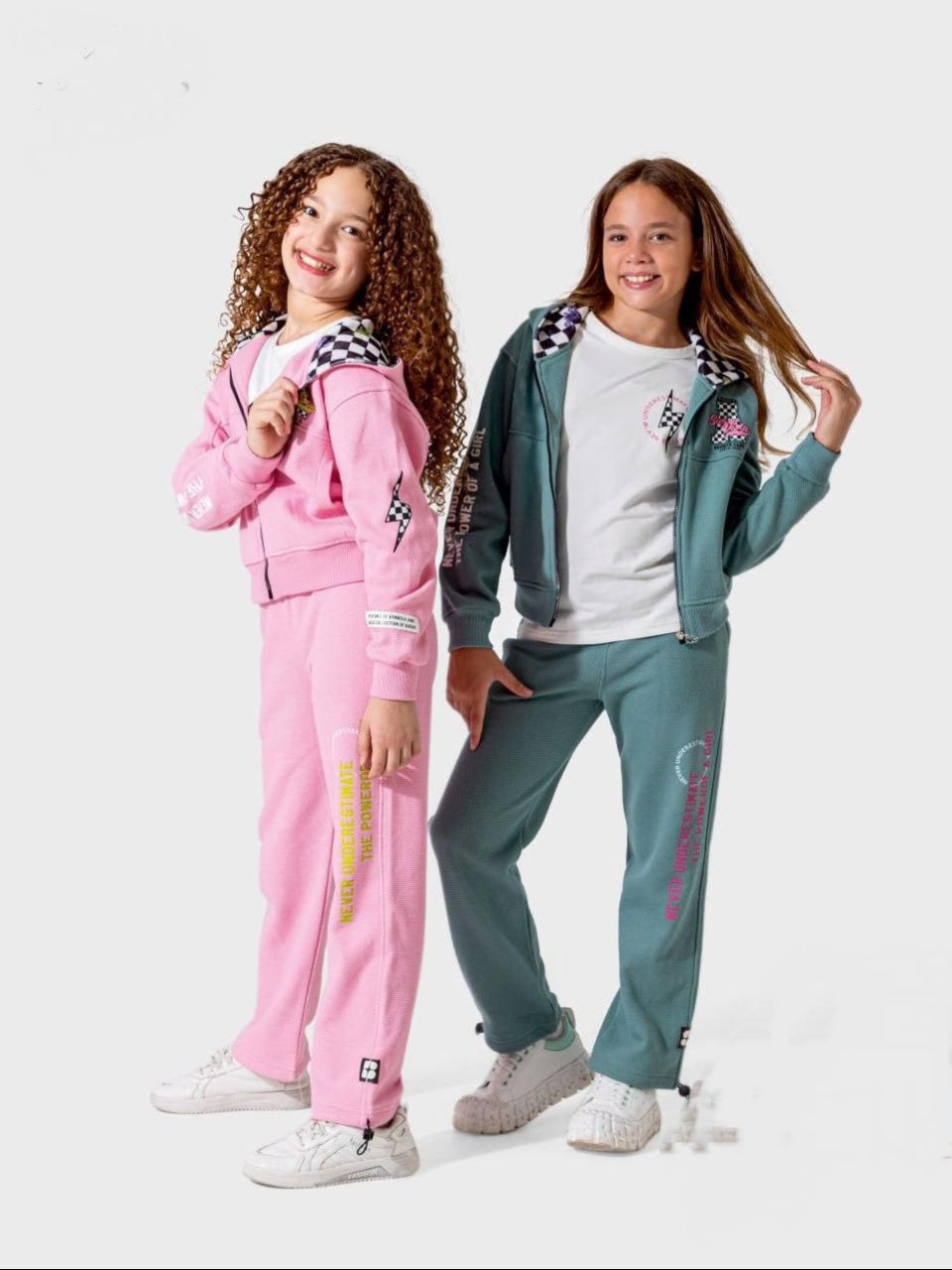Modernes Mädchen-Sportset