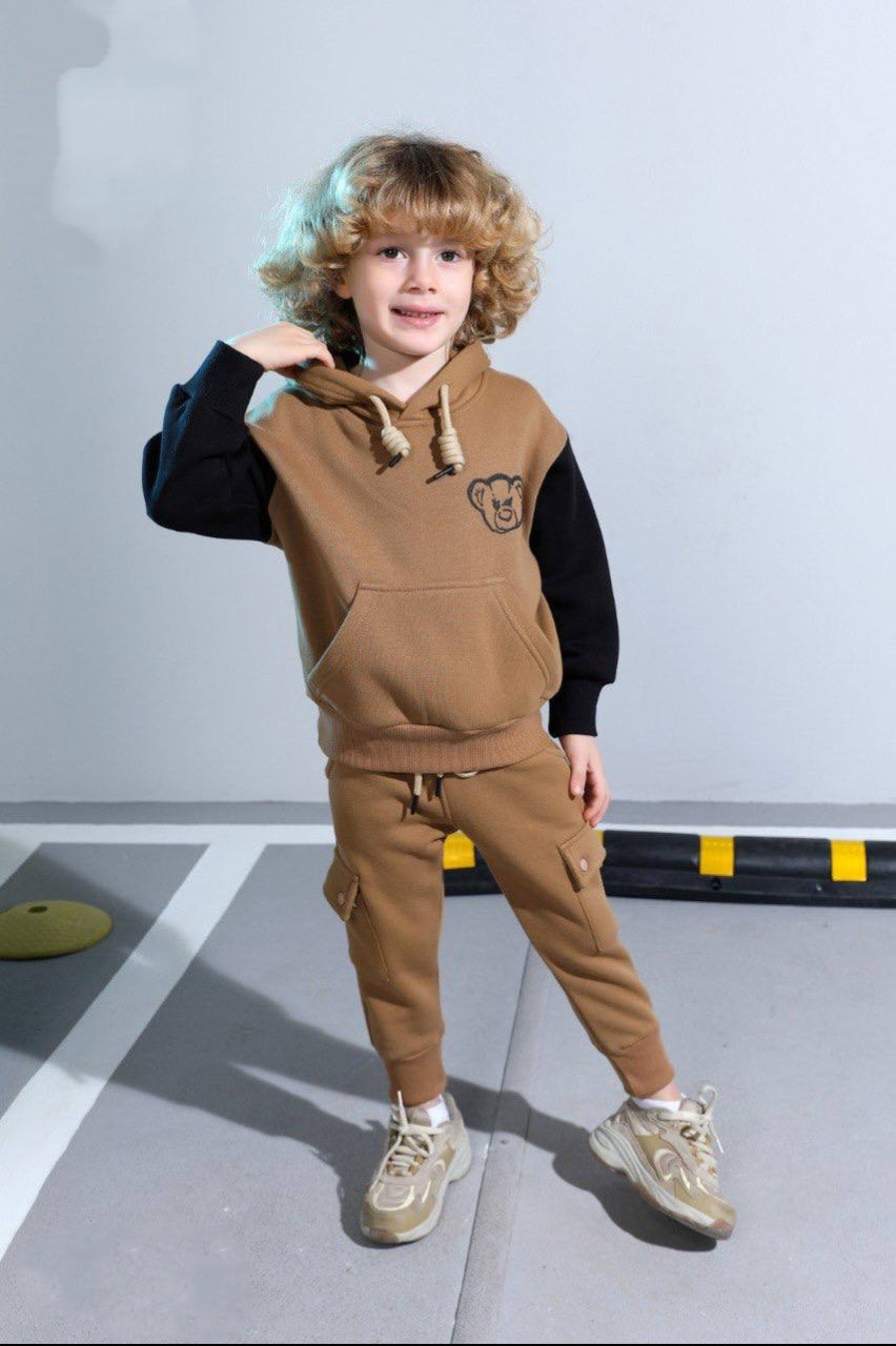Stylischer Trainingsanzug für Jungen