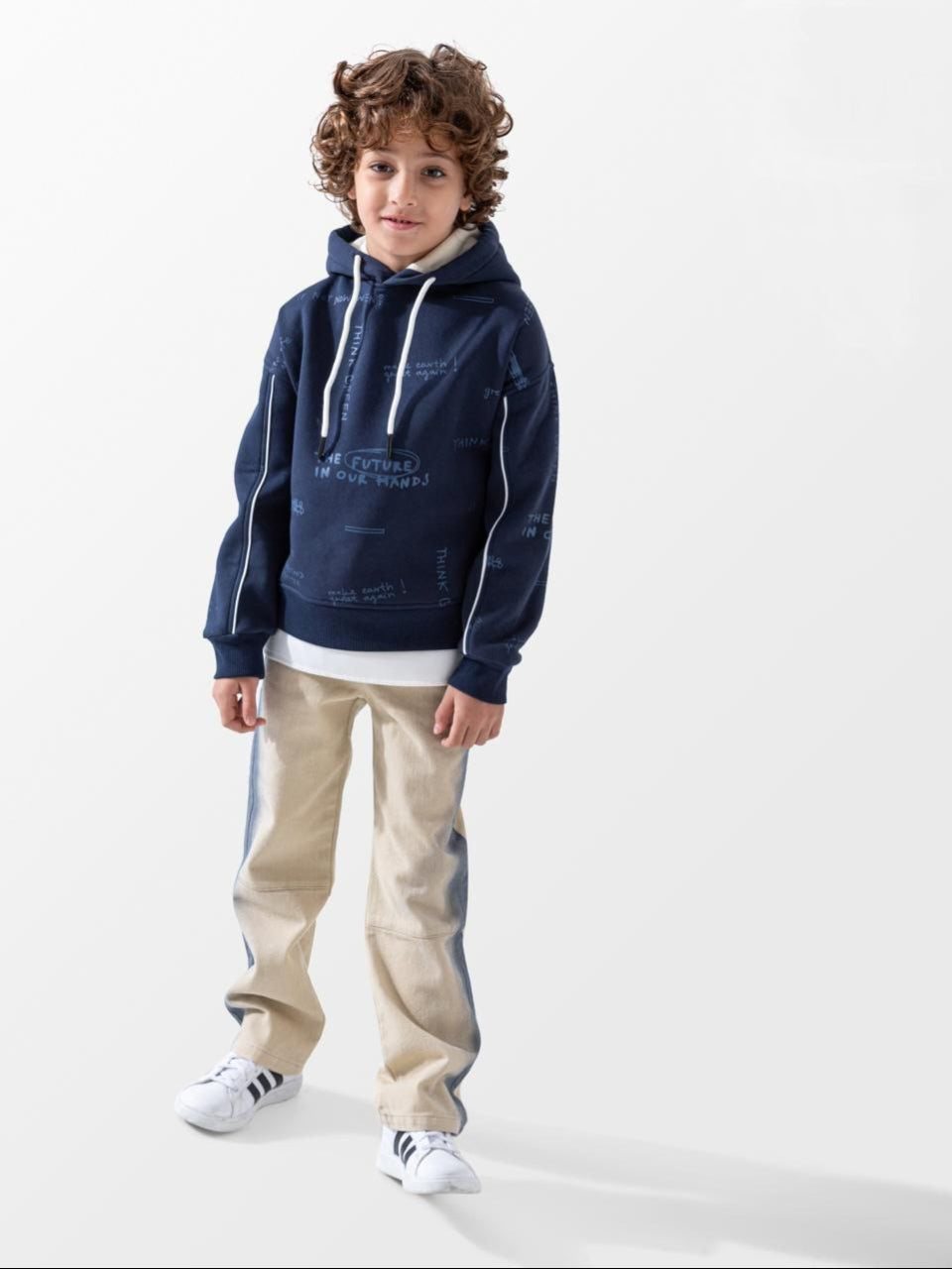 Lässiges Jungen Outfit