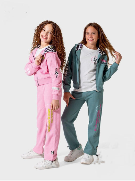 Modernes Mädchen-Sportset