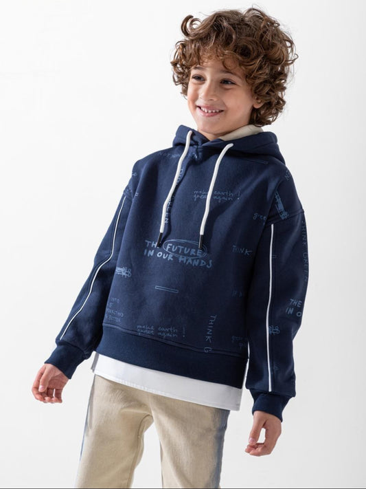 Lässiges Jungen Outfit